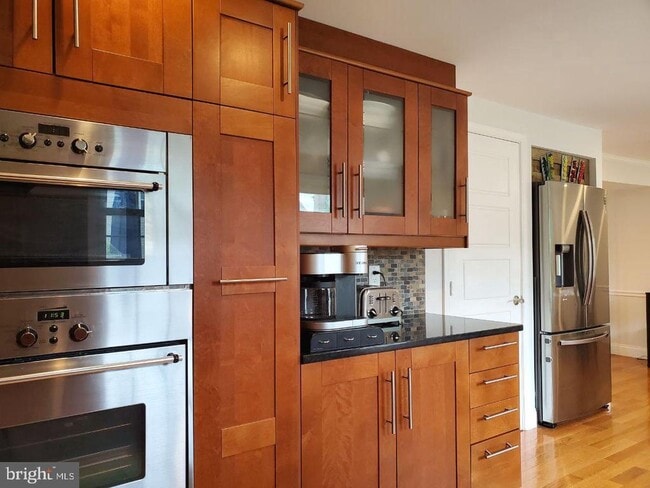 Building Photo - 15840 Buena Vista Dr
