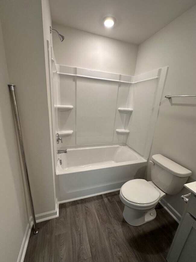 Building Photo - Graham