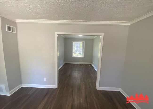 Building Photo - 2302 Alameda Ave