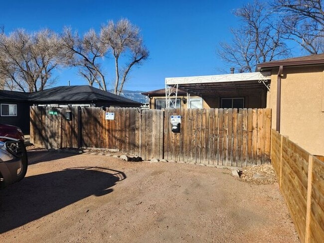 Building Photo - Cozy 3-Bed, 1-Bath Apartment on Filmore St...