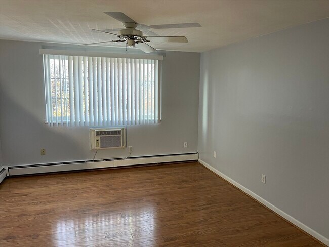 Building Photo - 12 Woodland St