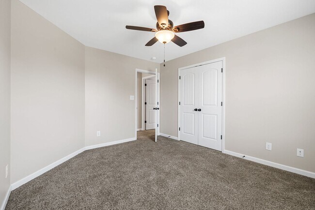 Building Photo - Pet Friendly Four Bedroom!