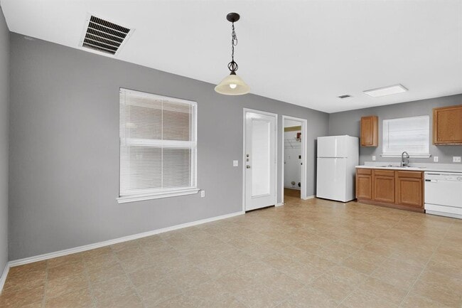 Building Photo - 13528 Briarcreek Loop