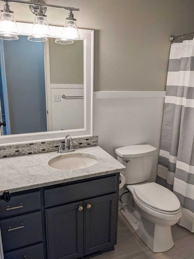 Building Photo - 5500 Doogan Ct SE