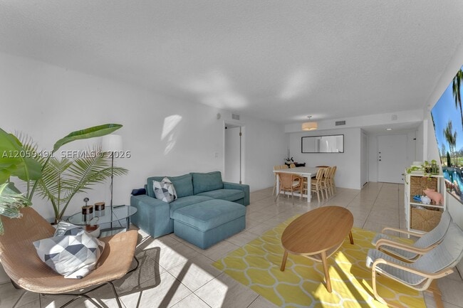 Building Photo - 255 Galen Dr