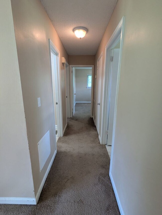 Building Photo - 4751 Tessie Ln