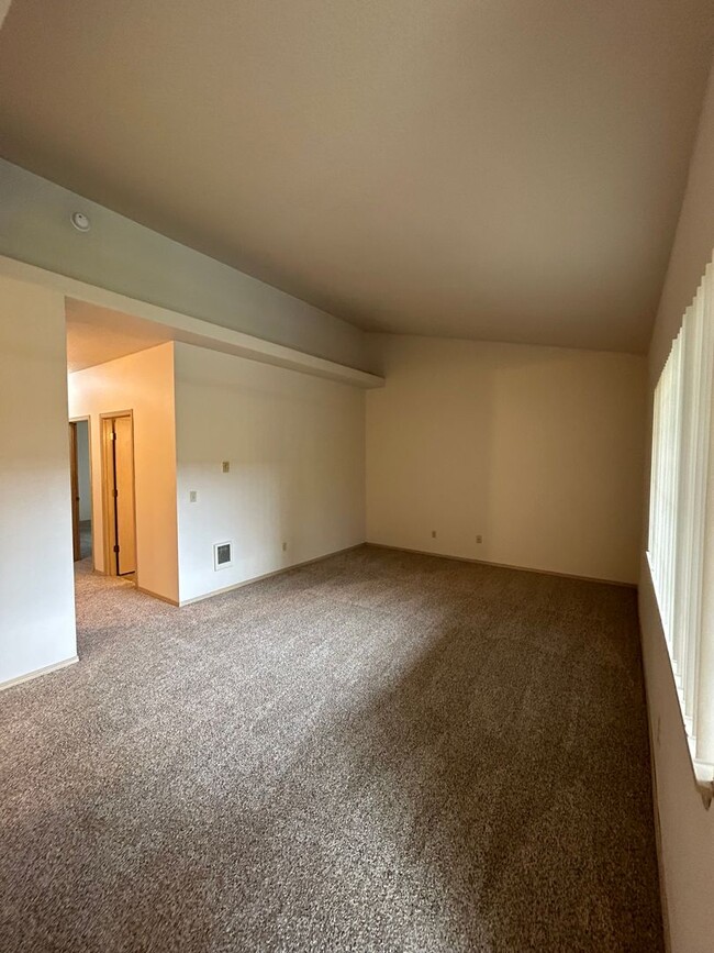 Interior Photo - 115-Wintercrest Apartments