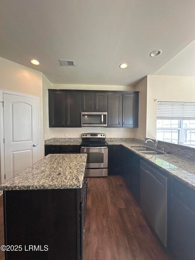 Building Photo - 132 Patriot Ct