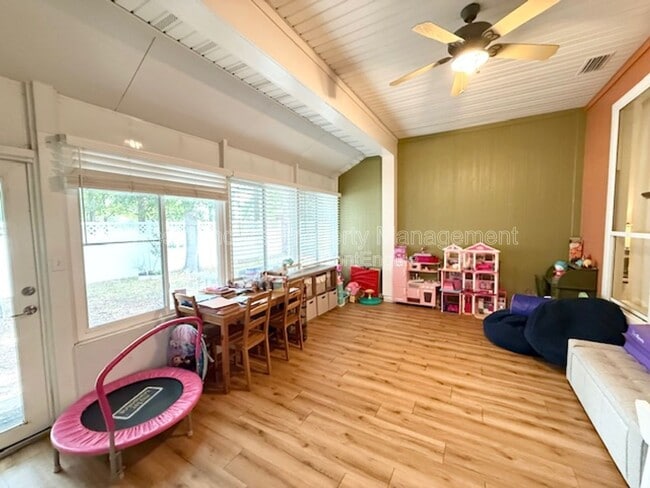 Building Photo - 304 W Betony Branch Way