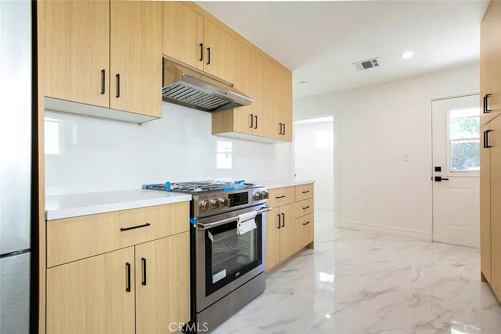 Building Photo - 4825 Angeles Crest Hwy