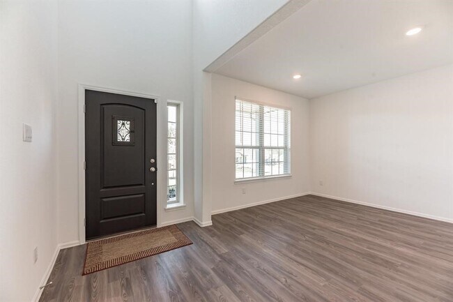 Building Photo - 6016 Heritage Creek Ln