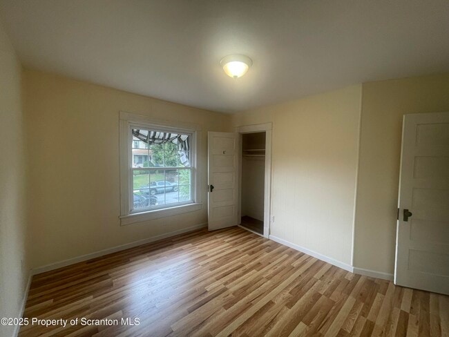 Building Photo - 608 N Sumner Ave