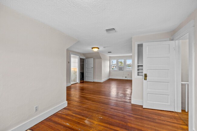 Building Photo - 507 N J St
