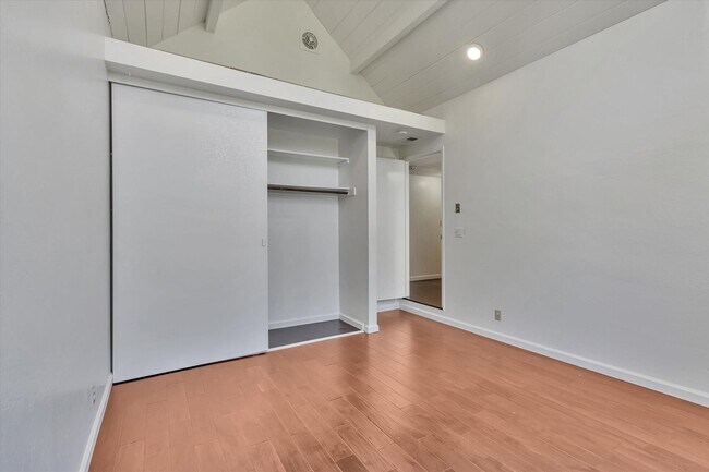 Building Photo - Sunnyvale Gem with Sleek Finishes & Though...