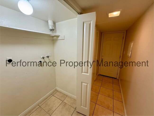 Building Photo - 1108 McDonald Way