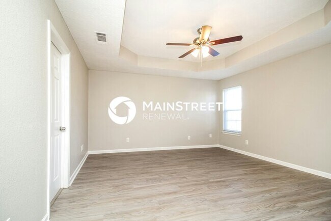 Building Photo - 3 Bedroom Pet-Friendly Home in La Vergne, TN with Main Street Renewal