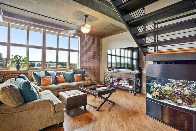 Building Photo - 640 Glen Iris Dr NE