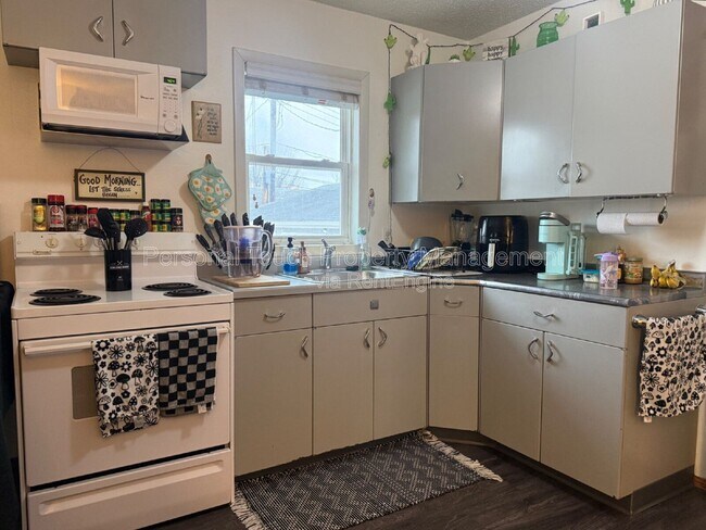 Building Photo - 2709 9th St N