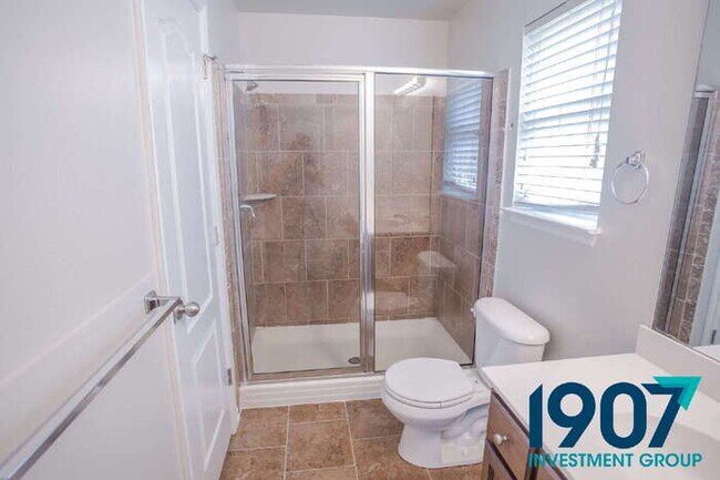 Building Photo - Sacious 4-Bedroom Home with Open Layout!