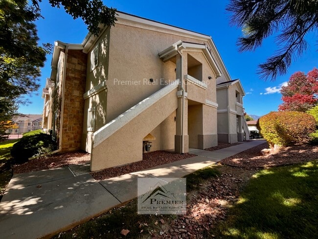 Building Photo - 3645 Strawberry Field Grove