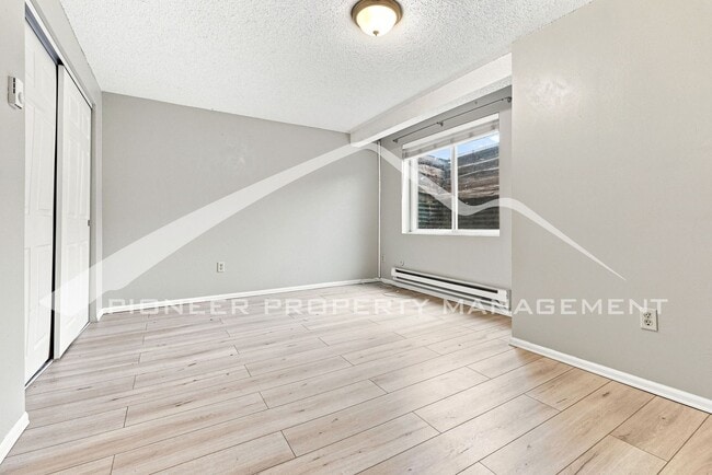 Building Photo - 7885 Barbara Ann Dr