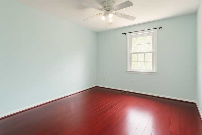 Building Photo - CONVENIENT TO FORT BELVOIR - LORTON TOWNHOUSE