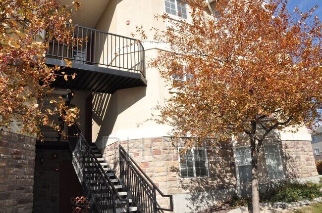 Building Photo - 1705 Westbury Way