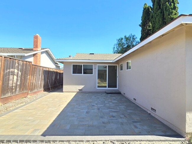 Building Photo - Renovated and Remodeled, New Driveway, New...