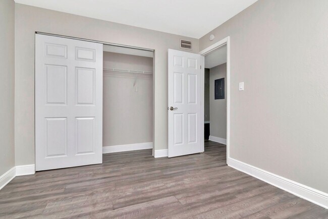 Building Photo - Move In Special - Up to 1 Month Free - Gro...