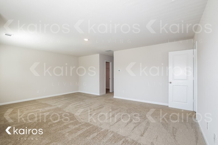 Building Photo - 4000 Bridgewood Wy