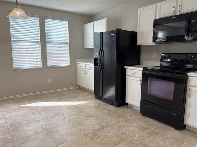 Building Photo - 2628 S Wavecrest Ct