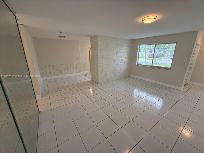 Building Photo - 7410 Granada Blvd