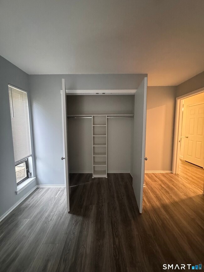Building Photo - 41 Crocus Ln