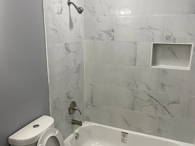 Building Photo - 803 Druid Park Lake Dr