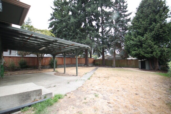 Building Photo - 4518 S 11th St