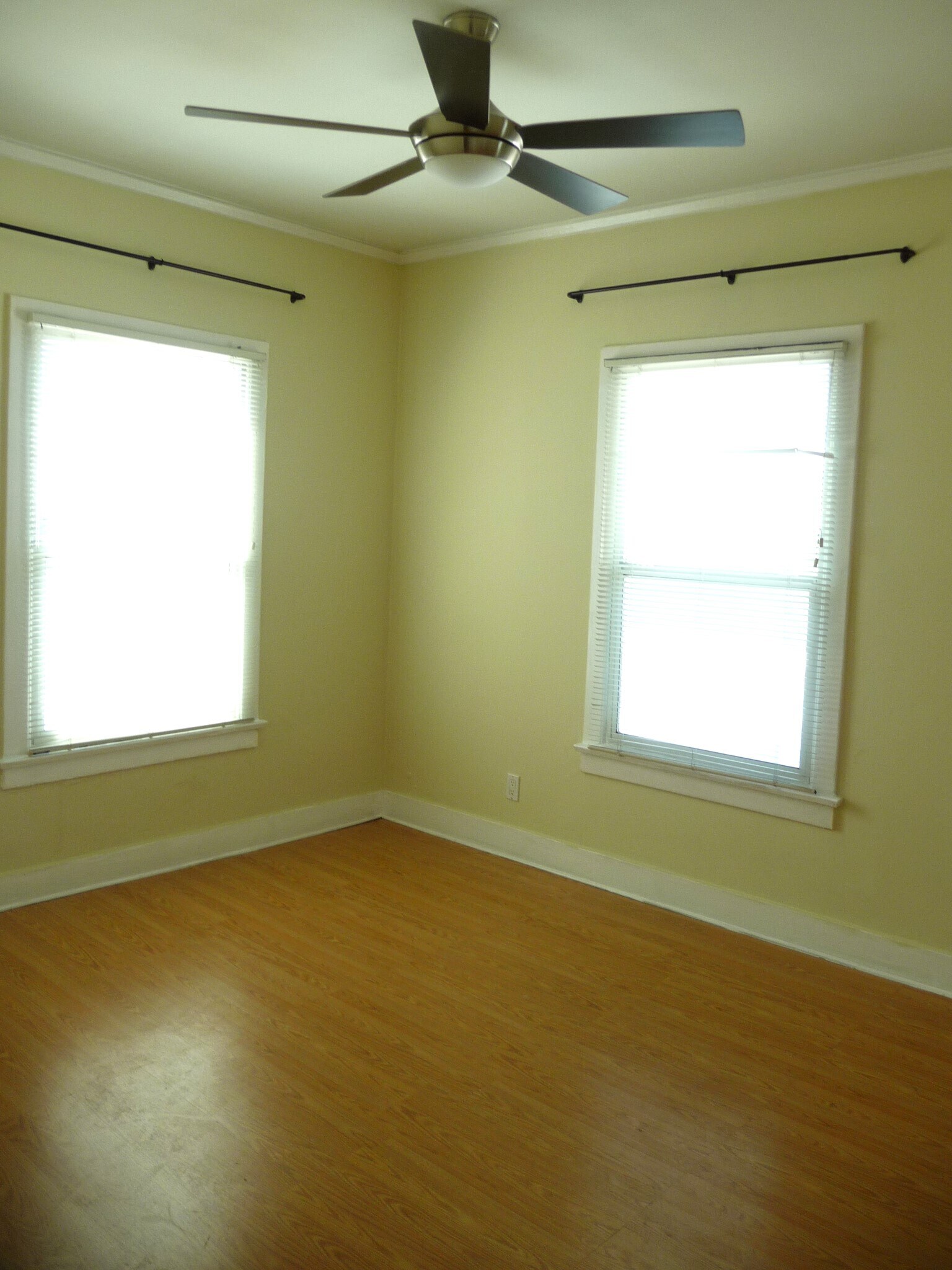 Building Photo - 435 1/2 N Sierra Bonita Ave