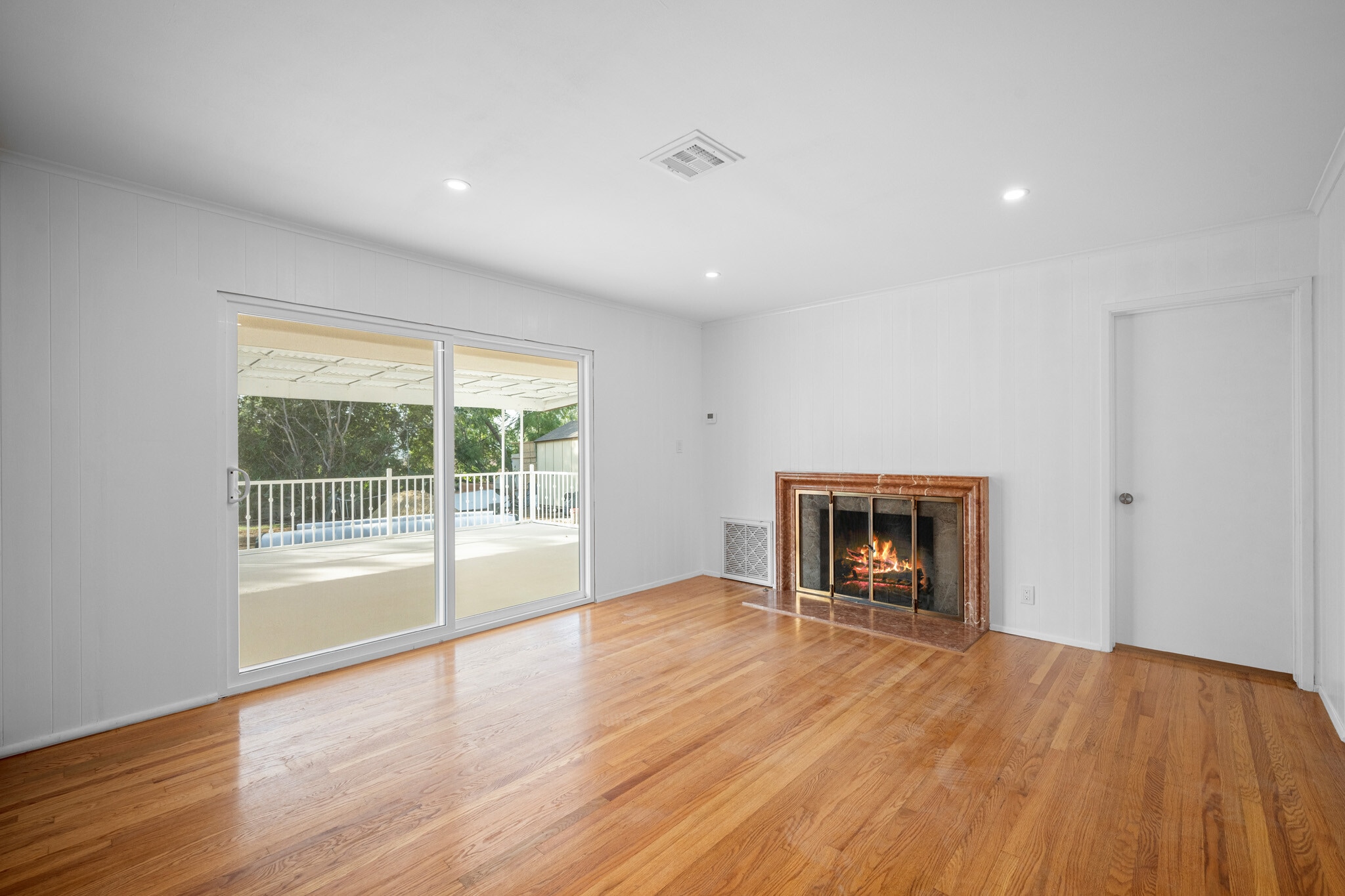 Building Photo - 685 Rim Rd