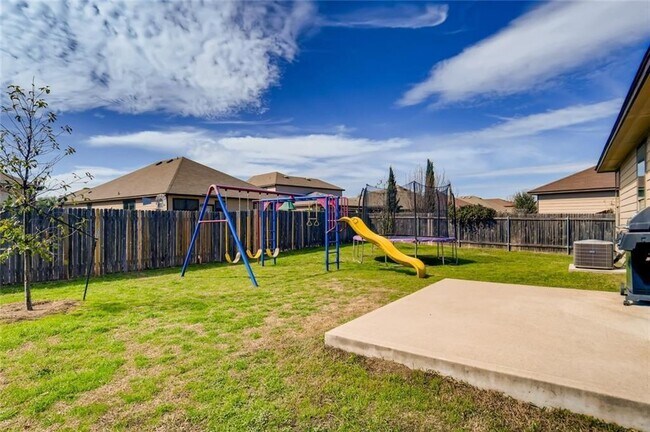 Building Photo - 2240 McCombs St
