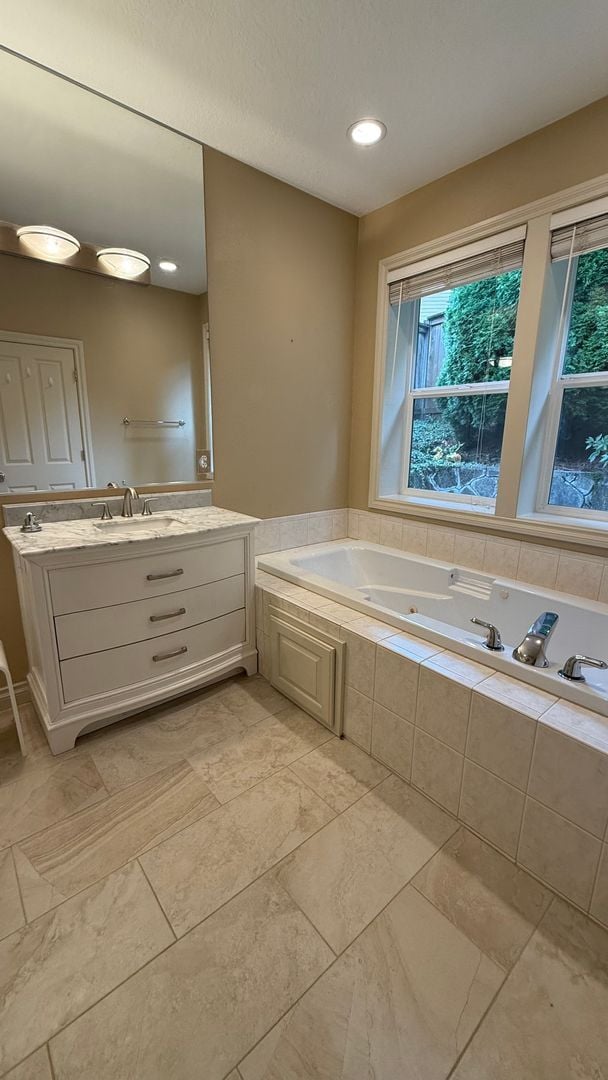 Building Photo - RARE Single Level 3-Bed Home in Coveted McKenna Ridge, Happy Valley - Video