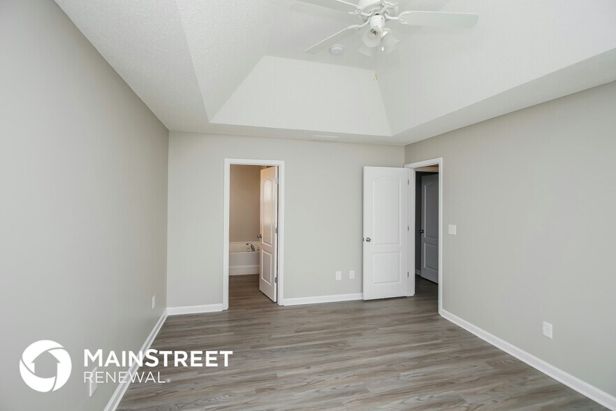 Building Photo - 213 Comet Ct
