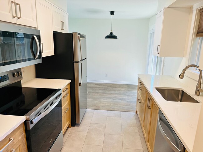 Building Photo - Charming Remodeled Camas Duplex