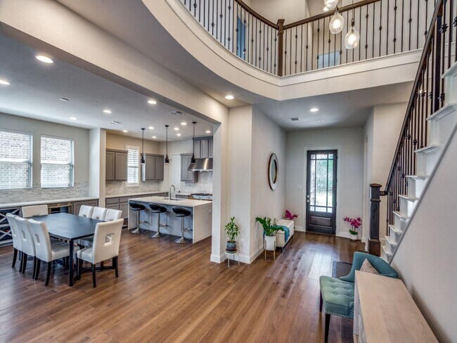 Building Photo - 905 Asbury Dr