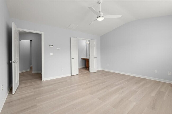 Building Photo - 1947 Lakeshore Overlook Cir NW