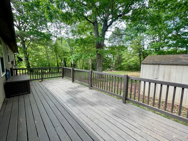 Building Photo - Rustburg Ranch Home