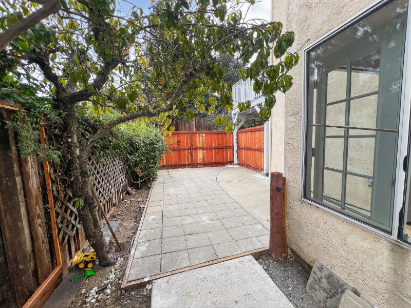 Building Photo - 632 Corliss St