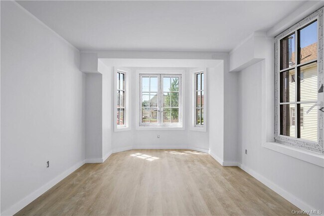 Building Photo - 139 Fifth Ave