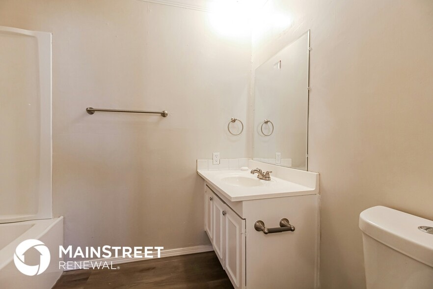 Building Photo - 1514 Carnation Dr