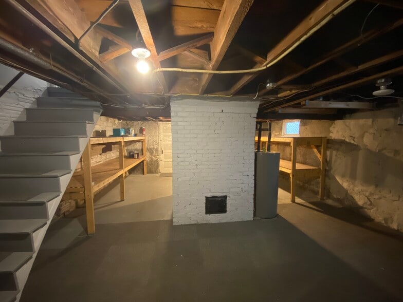 Building Photo - 34 Grand Ave