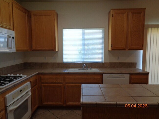 Building Photo - Gorgeous 2 Story built in 2003 with 2743 sq. ft.