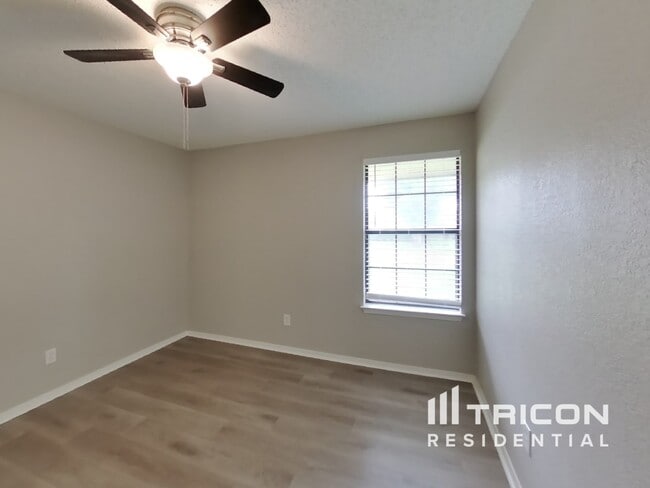 Building Photo - 4501 Timber Run Dr